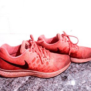 Women's Nike size 7.5 great condition